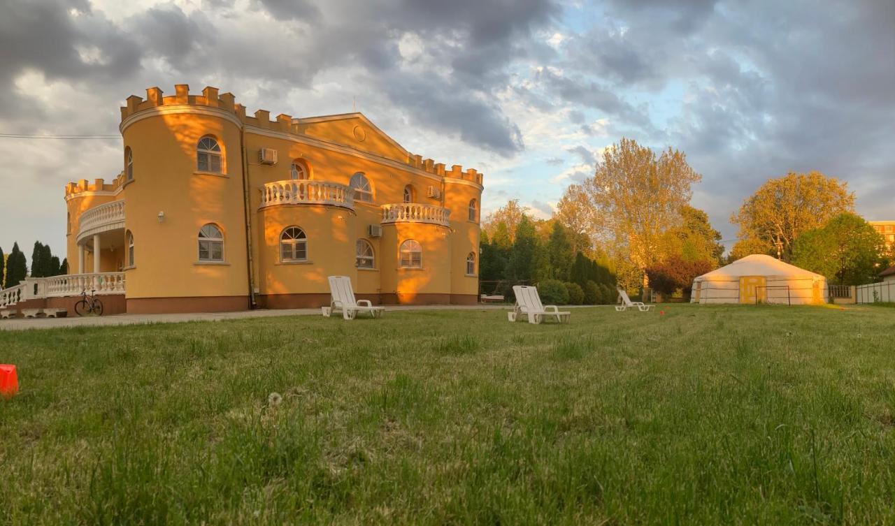 Hotel Kastely Panzio Hajdúszoboszló Exterior foto
